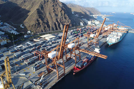 El inicio de las operaciones de transbordo marca un nuevo hito en la Terminal de Contenedores de Tenerife (TCTenerife)