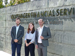 Volkswagen Financial Services apuesta por la formación universitaria dual en colaboración con EWA en Madrid