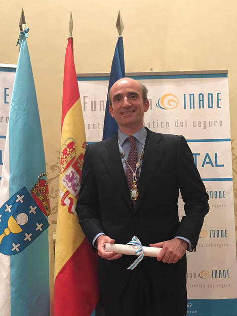 Eduardo Dávila recibe el Premio Galicia Segura 2017