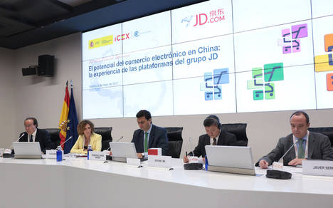 El Gobierno regional e Iberia invitan a chinos y japoneses a “vivir” Madrid