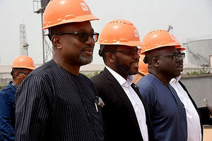 El Ministro de Minas e Hidrocarburos de Guinea Ecuatorial visita la refinería modular Waltersmith