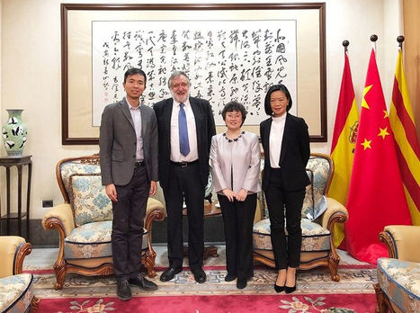El Vicepresidente de la FEMTC Ramón M. Calduch se reúne con la cónsul de la República Popular China en Barcelona