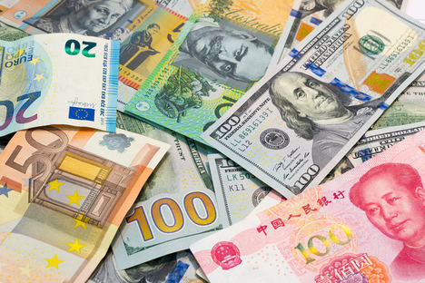 El dólar, la libra y el peso mexicano, las divisas más solicitadas este verano para viajar