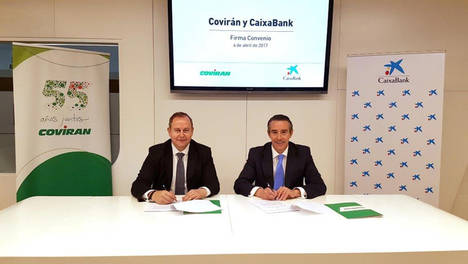 El presidente de Covirán, Luis Osuna, y el director general de CaixaBank, Juan Alcaraz.