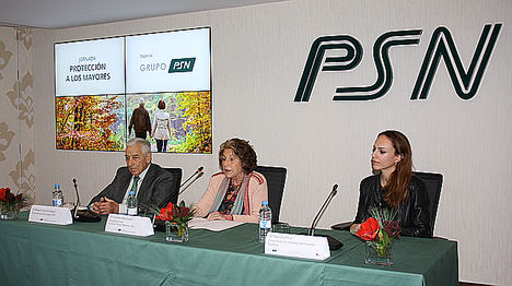 El presidente de PSN, Miguel Carrero, la vicepresidenta de PSN, Carmen Rodríguez, y la directora de Los Robles Gehoteles Madrid, Natalia Díaz.