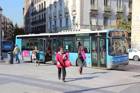 El transporte público urbano registra el febrero con menor crecimiento de usuarios desde 2015