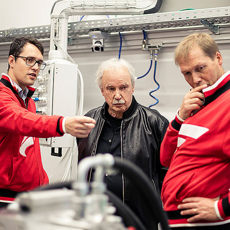 FPT Industrial y Giorgio Moroder se encuentran detrás del tablero de mezclas y más cerca para lanzar el sonido del futuro para la próxima generación de motores