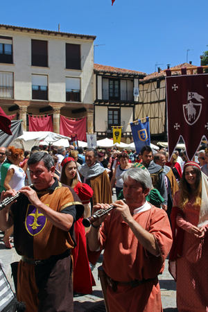 Covarrubias celebra la XXX Fiesta de la Cereza y el Mercado Medieval