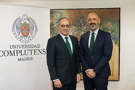 Pablo Juantegui (izqda),presidente ejecutivo y CEO de Grupo Telepizza y Joaquín Goyache Goñi, Rector Magnífico de la UCM.   
