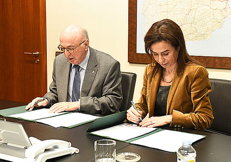 Adif y la Real Academia de Ingeniería firman un protocolo para el desarrollo del proyecto ‘Mujer e Ingeniería’