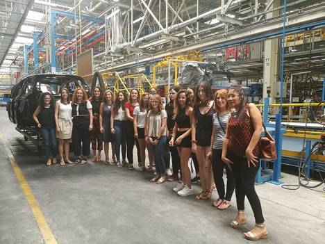 Ingenieros femeninos de Ford España se reúnen con estudiantes