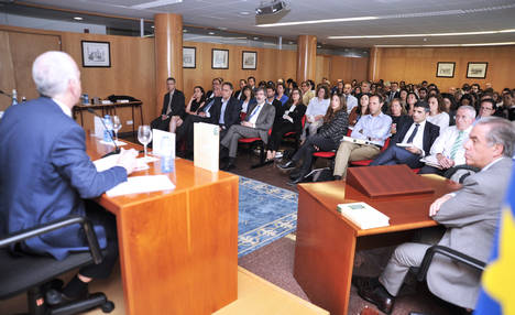 La jornada celebrada en Coruña contó con 122 asistentes.