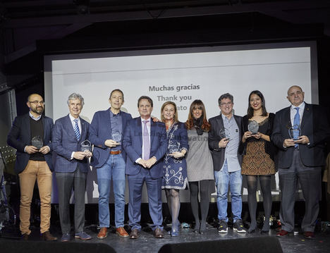 Toshiba premia a los periodistas Pedro J. Ramírez y Jorge Rodrigálvarez por su identificación con los valores de innovación y compromiso de la compañía
