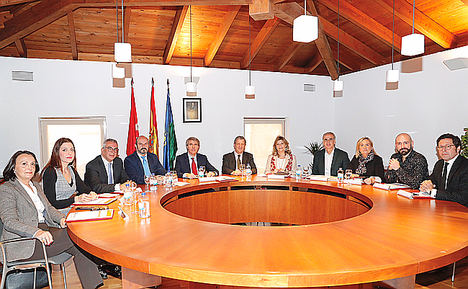 Consejo de Gobierno, presidido por el presidente de la Comunidad de Madrid, Ángel Garrido y con presencia del alcalde de Villanueva de la Cañada, Luis Partida.