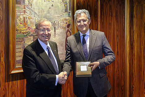Miquel Valls, Presidente de la Cámara de Comercio de Barcelona y el Dr. Luis Donoso, Presidente del Comité Científico de Barcelona Salud.