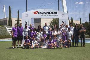 Zinedine Zidane entrena a 20 niños de Aldeas Infantiles