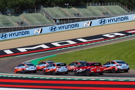 Hyundai exhibirá su completa flota de coches en WorldSBK en Imola