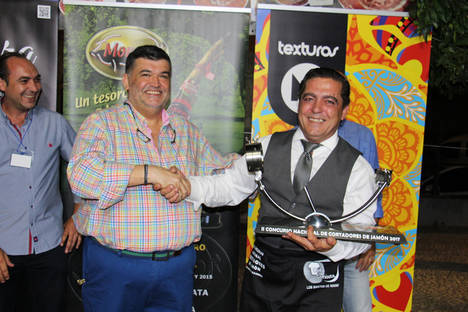 Diego Ferrera se hace con el primer premio del II Concurso Nacional de Cortadores de Jamón ‘Trofeo Excelentísimo Ayuntamiento de Los Santos de Maimona’