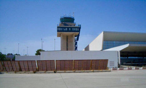 Torre del Aeropuerto de Almería.