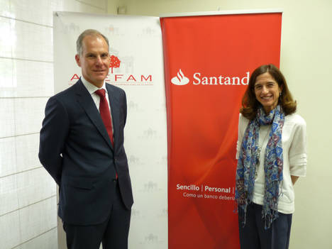 Inés Juste (ADEFAM) y Octavio Ramírez (Banco Santander).