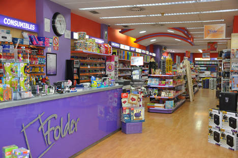 La cadena de papelerías Folder inaugura su tienda número 130 en el municipio barcelonés de Montcada y Reixac