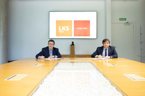 Joseba Bilbao, director de Desarrollo de Negocio de LKS Next, y Carlos Tur, country manager de JAGGAER para España y Portugal.