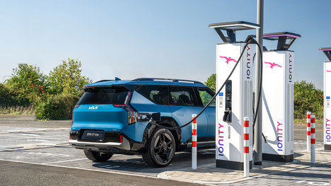 Kia presenta la tecnología Plug and Charge de carga directa para vehículos eléctricos