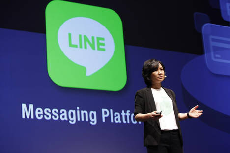 Euivin Park, Senior Vice Presidente y CTO de LINE Corporation anuncia las novedades tecnológicas en la plataforma abierta de LINE para chatbots.