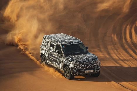 El prototipo del nuevo Land Rover Defender a prueba de los expertos de Cruz Roja