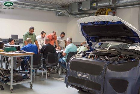 Land Rover España y Cruz Roja continúan con su programa de empleo