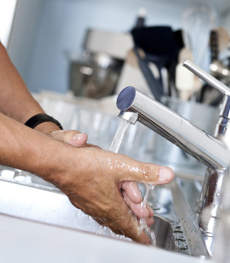 El confinamiento eleva el consumo de agua de los hogares por encima del 10%