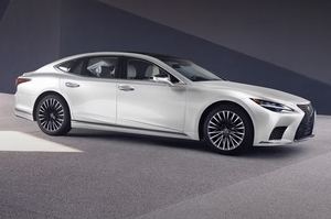 Lexus lanza la nueva gama LS 2025
 