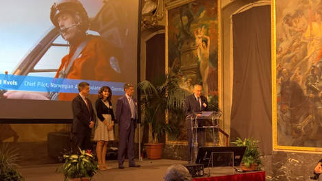 Los galardonados recogiendo la “Medaille de vermeil”