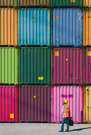 El 80 % de las empresas fabricantes reducirá su dependencia de envío en contenedores de larga distancia para 2022