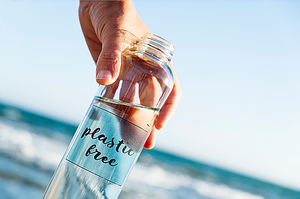 MAPFRE evita el consumo de 1.500.000 botellas y más de 2 millones de vasos de plástico de un solo uso
