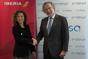 Endesa firma con Iberia un acuerdo para ofrecer ventajas a sus clientes