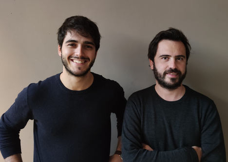 De izqda. a dcha.: Mario Martínez, cofundador, socio director, y Nacho de Grau, socio director de producto de VONZU.