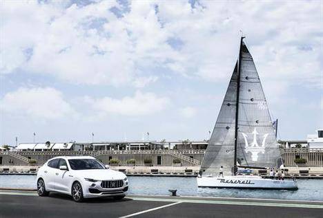 Debut del barco Maserati en Valencia