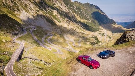 El Mazda MX-5 2019 recorre la legendaria carretera Transfagarasan de Rumanía