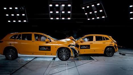 Prueba de choque real de los vehículos eléctricos de Mercedes-Benz