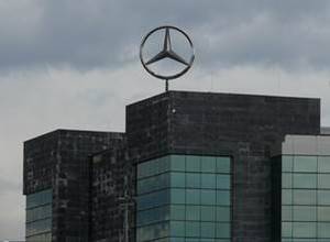 1.350 contratos indefinidos en un año en la fábrica de Mercedes en Vitoria