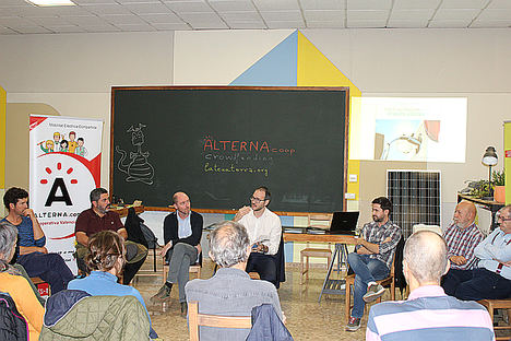 Miembros de la cooperativa en la presentación de la campaña.