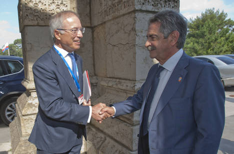 Miguel Antoñanzas y Miguel Ángel Revilla, Inauguración curso Viesgo en la UIMP.