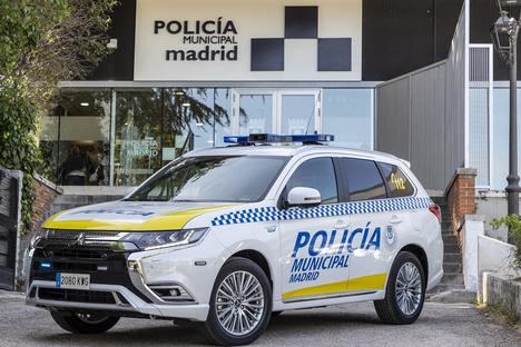 La Policía Municipal de Madrid ya conduce el Mitsubishi Outlander PHEV