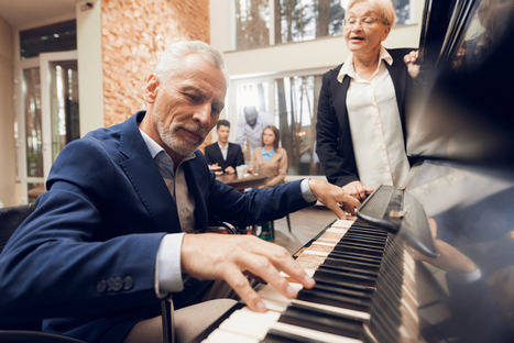Cómo la música beneficia la salud en las personas mayores