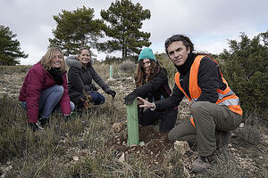Mustela planta 1.167 árboles, cifra de los bebés nacidos durante el Día del Medio Ambiente