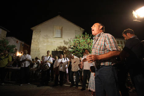 El sorprendente canto de ‘albaes’, pieza clave en la programación cultural de la Fira d’Agost de Xàtiva