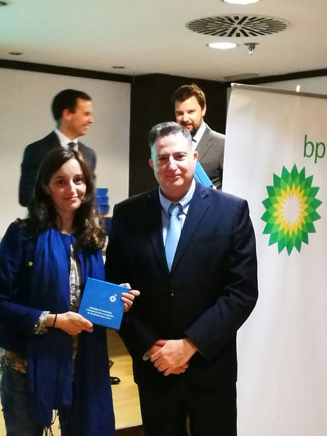 Natalia Camacho, Delegada Comercial de MOINSA y Fernando Morell, Responsable de HSSE de BP en España y Portugal.