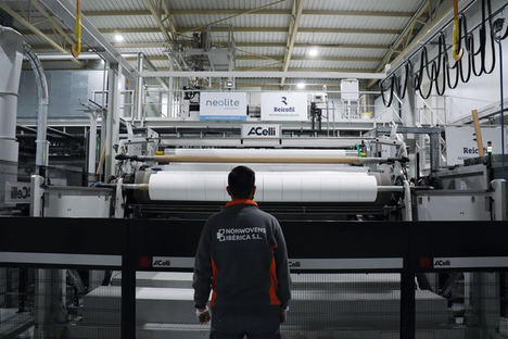 Empieza en España la producción de meltblown: el material filtrante más eficaz del mundo contra la COVID