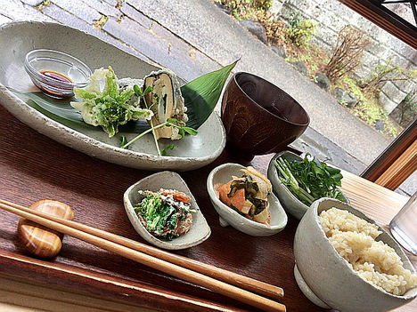Disfrutar de los festivales otoñales y la gastronomía de Nikko